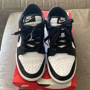 Panda dunk low (women 5.5 men 4)